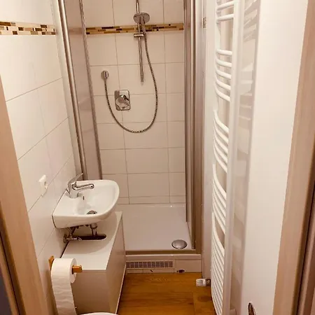 Apartment FELIX LIVING 1, Modernes Apartment für 2 Personen, Innenstadt, Smart TV, Parkplatz *